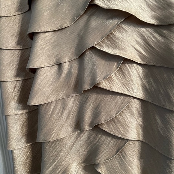Elegant Adrianna Papell crepe layered dress & jacket. size 8. beige silver gold - Picture 10 of 15